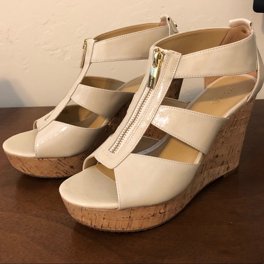 MK Nude Wedges NWOT ✨